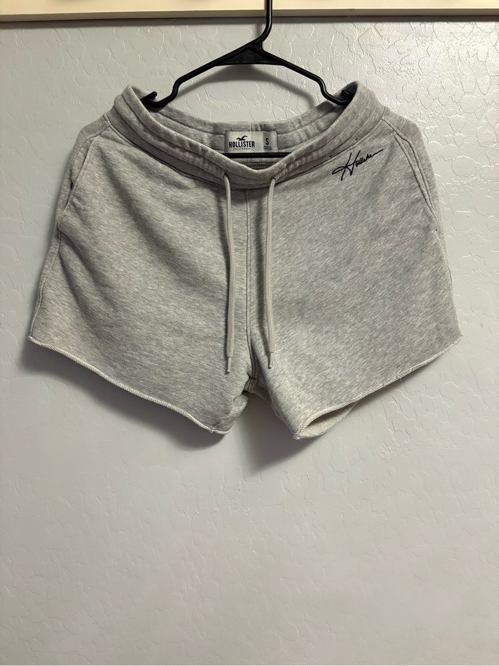 Hollister Men's Light Heather Gray Athletic Drawstring Shorts